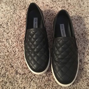 Steve Madden Black Quilted Sneakers